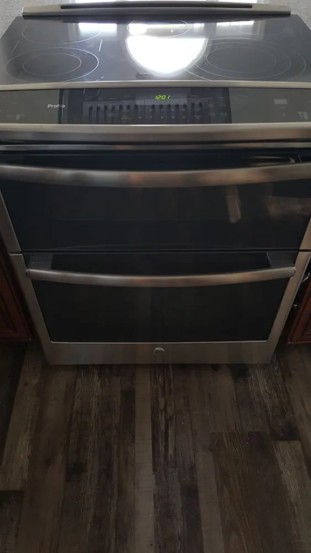 Kernersville Hot Tub  Pool  Arcade Gym Wifi Coffee