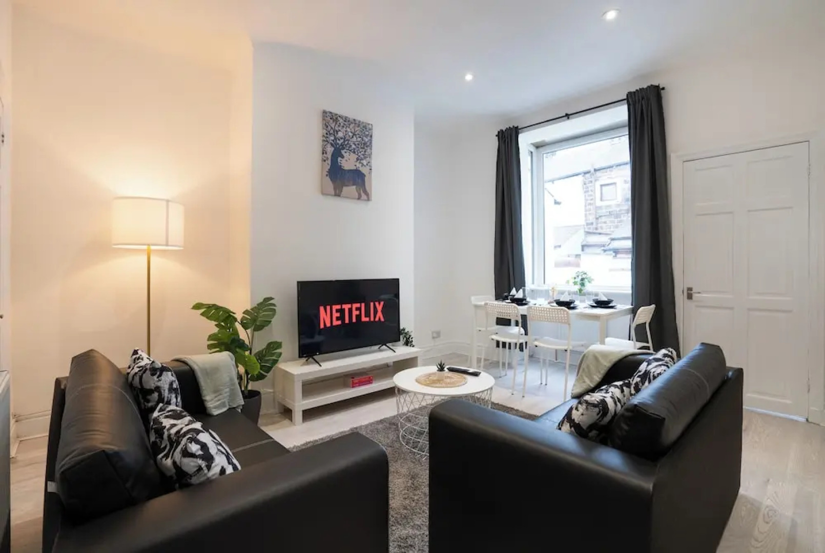 Isimi Burnley 3 Bedroom Modern House, Free Parking