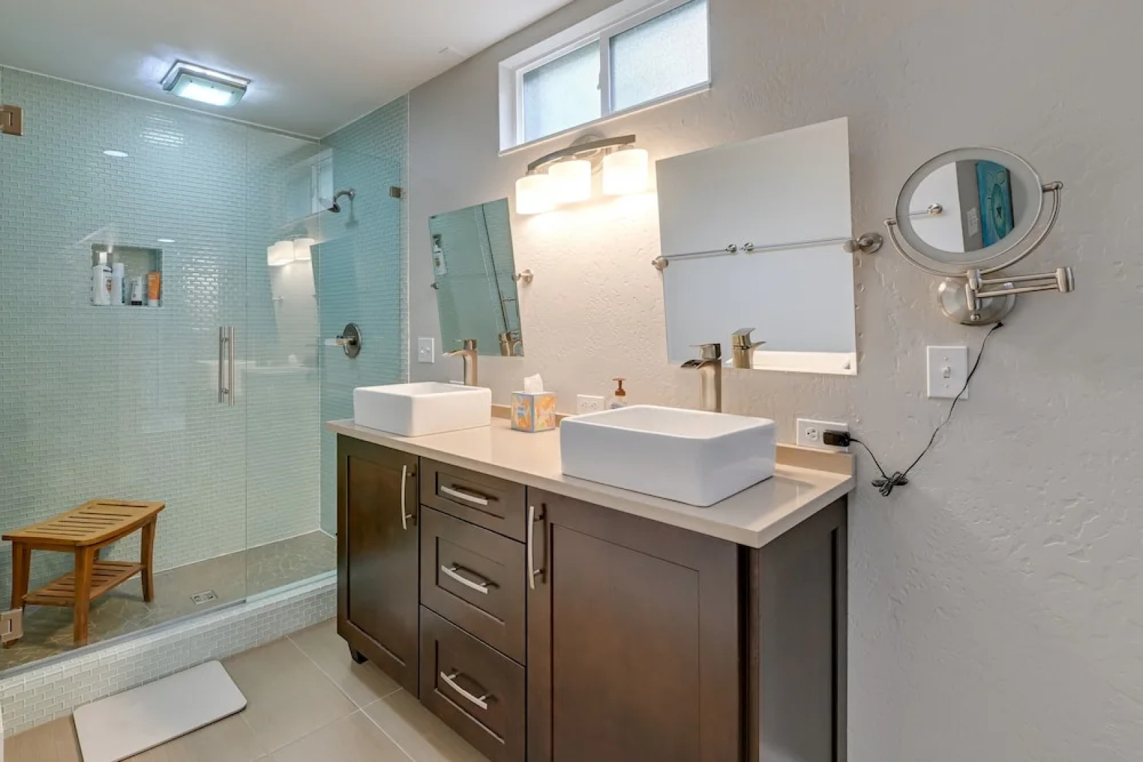 Grants Pass Getaway w/ Expansive Deck!