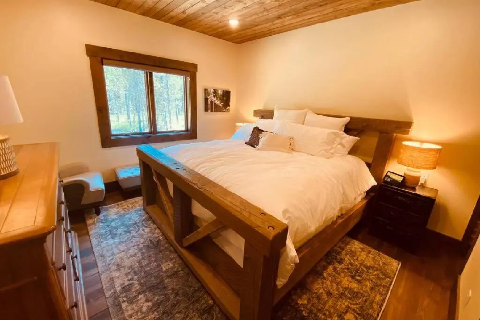 Yellowstone Crossing Lodge