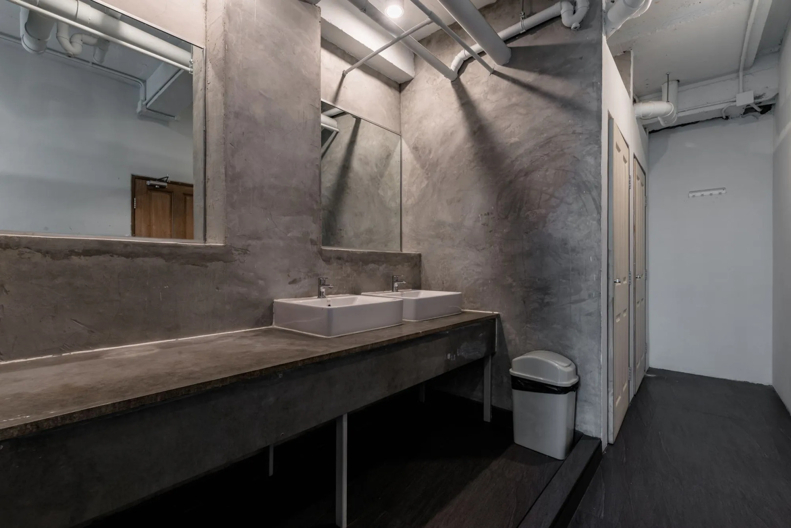 Good One Poshtel & Café Bar