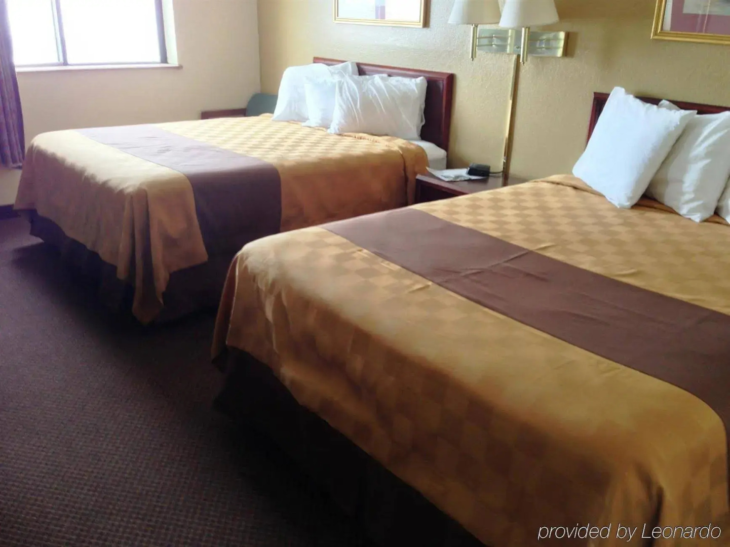 Faribault Hometown Inn & Suites