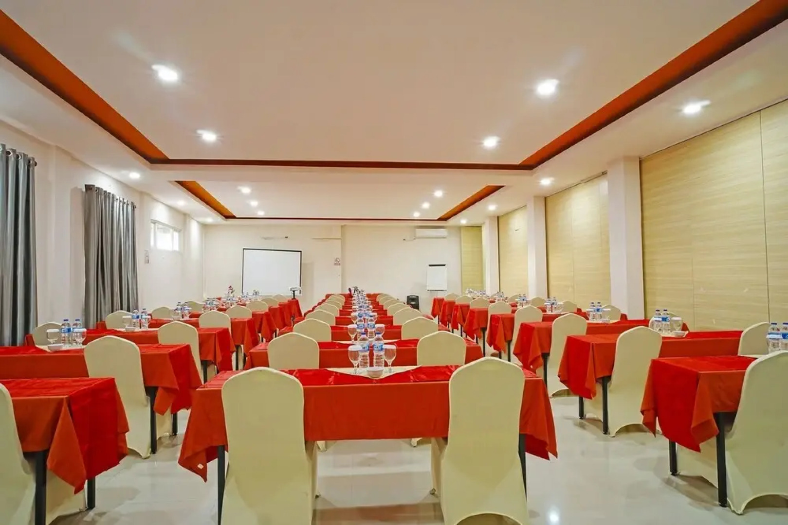 Collection O 91373 M Hotel