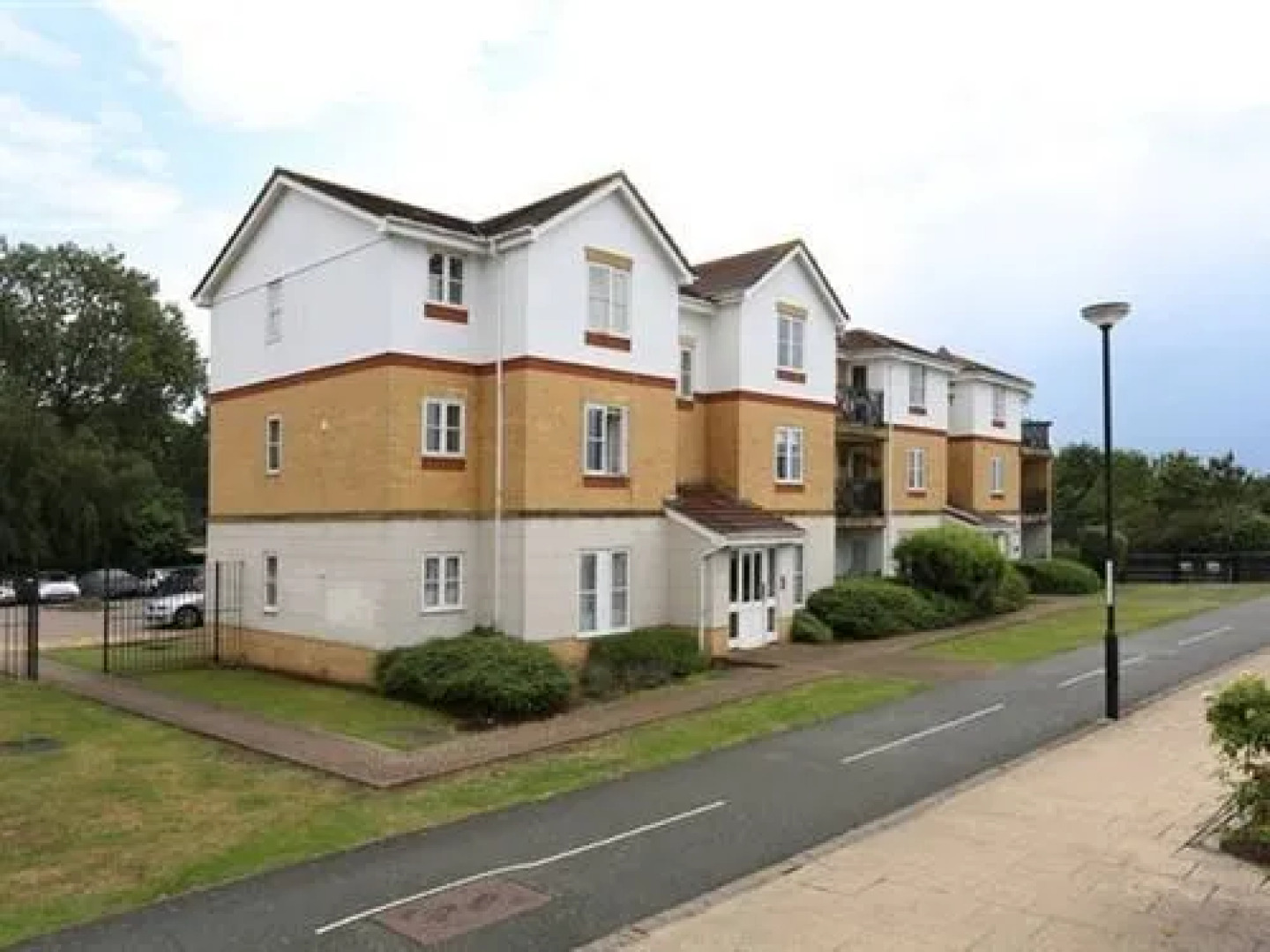 Quiet Riverside Apartment