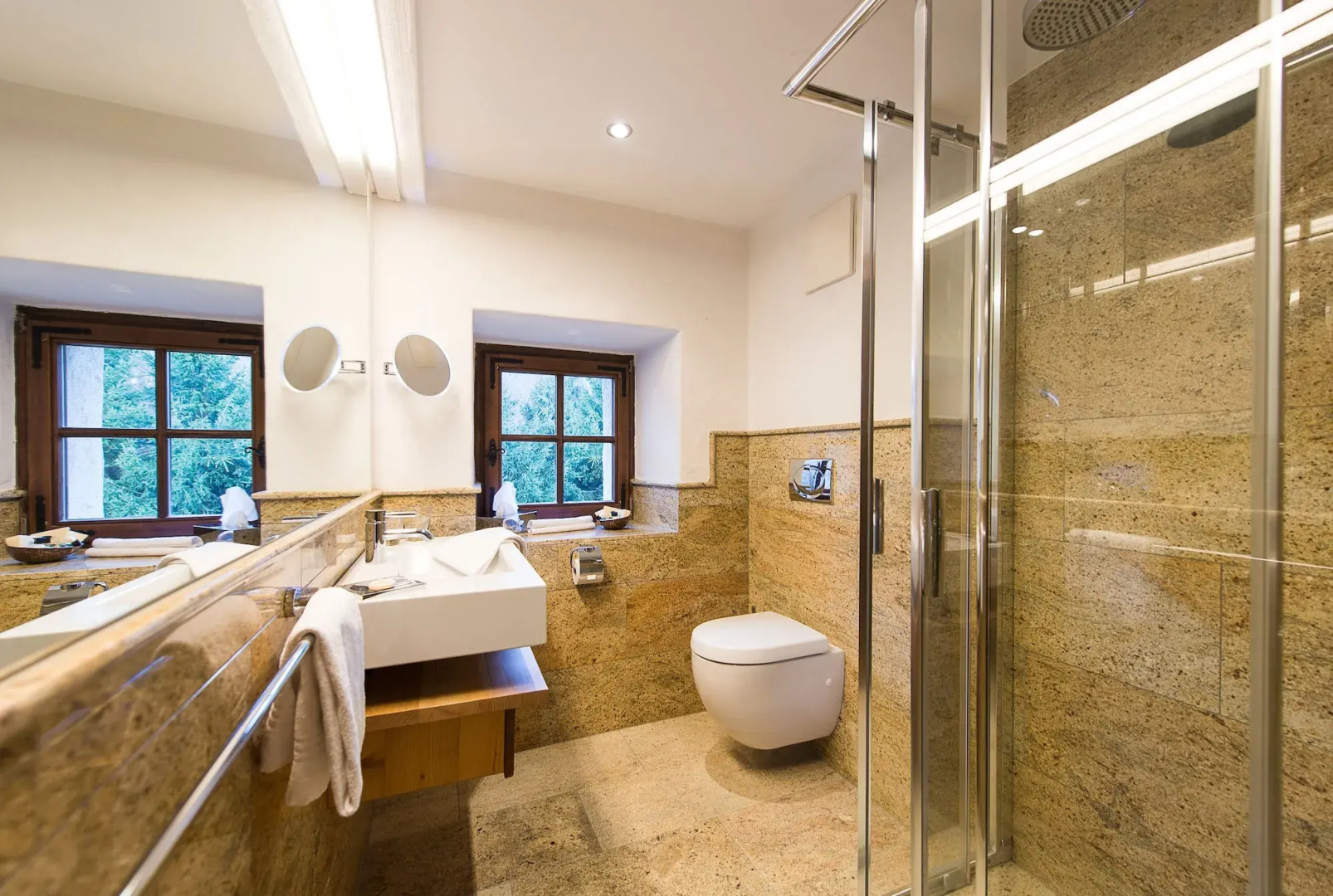 Schloss Prielau Hotel & Restaurants