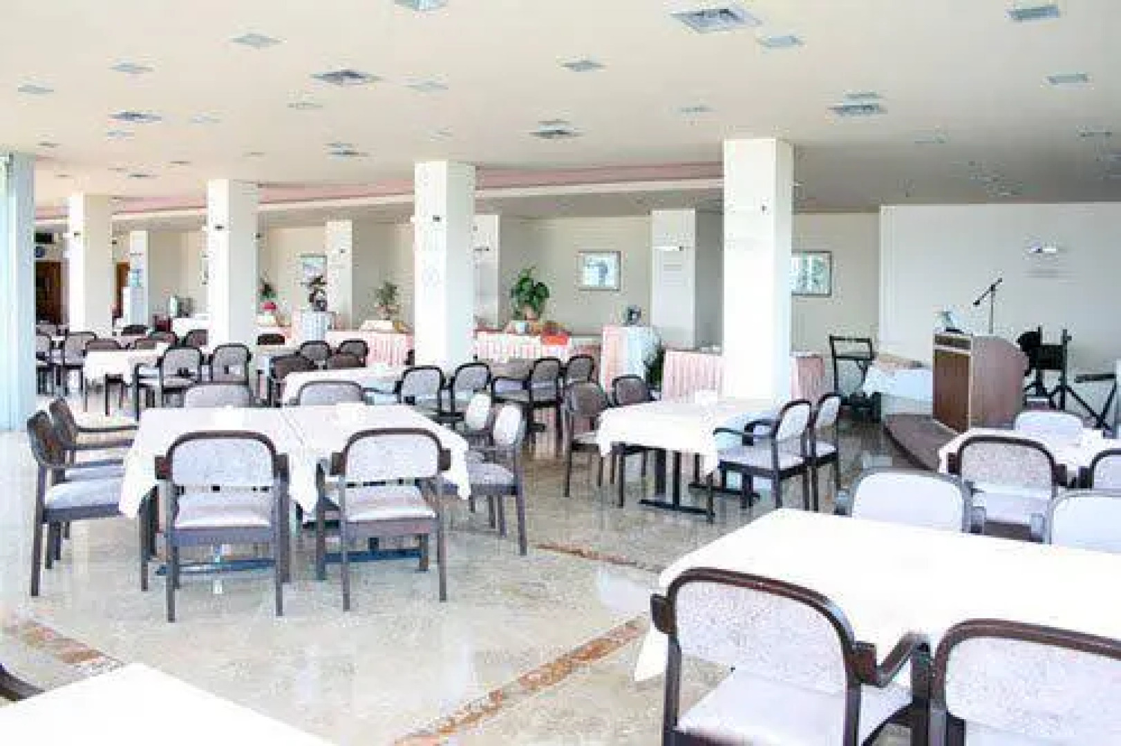 Belde Hotel and Convention Center