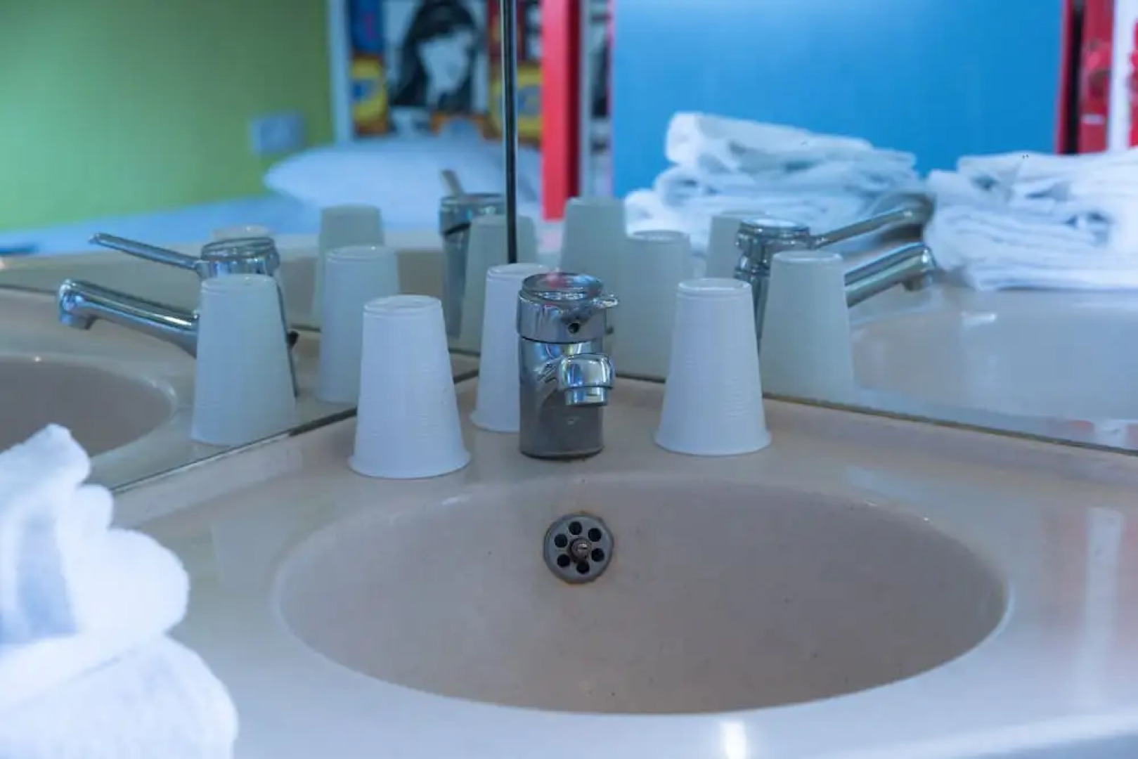 Lemon Hotel - Mery sur Oise/Cergy