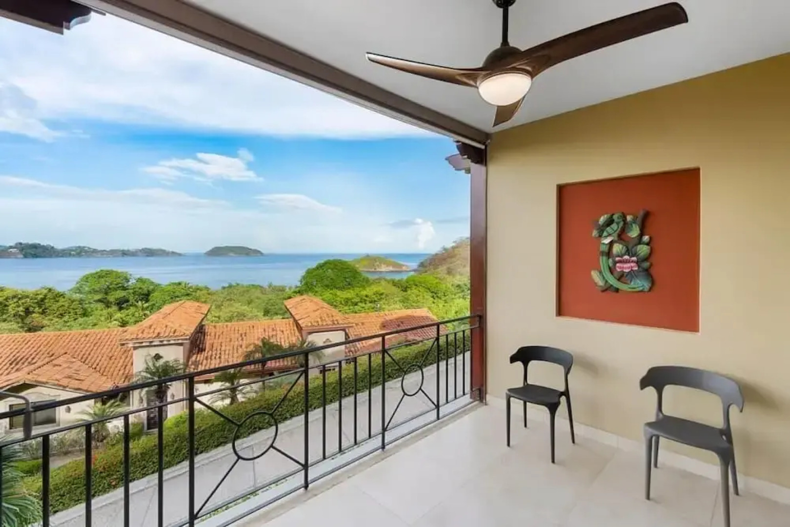 Stylish Villa with Brand-New Furniture, Panoramic Ocean Views, and Infinity Swimming Pool & Hot Tub