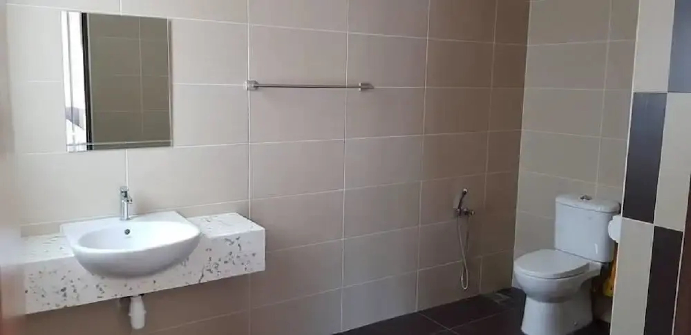 Greenlane 98 / 5 Rooms / 5 Bathrooms / 25 Pax