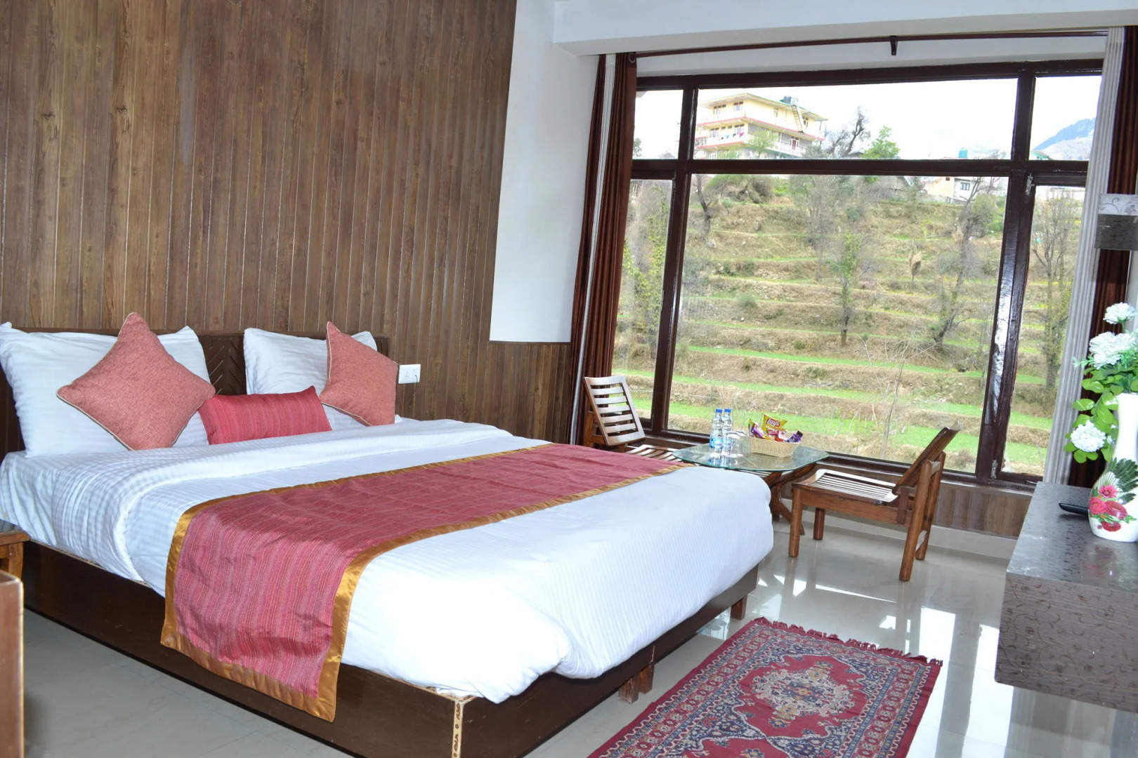 Hotel Bob's N Barley