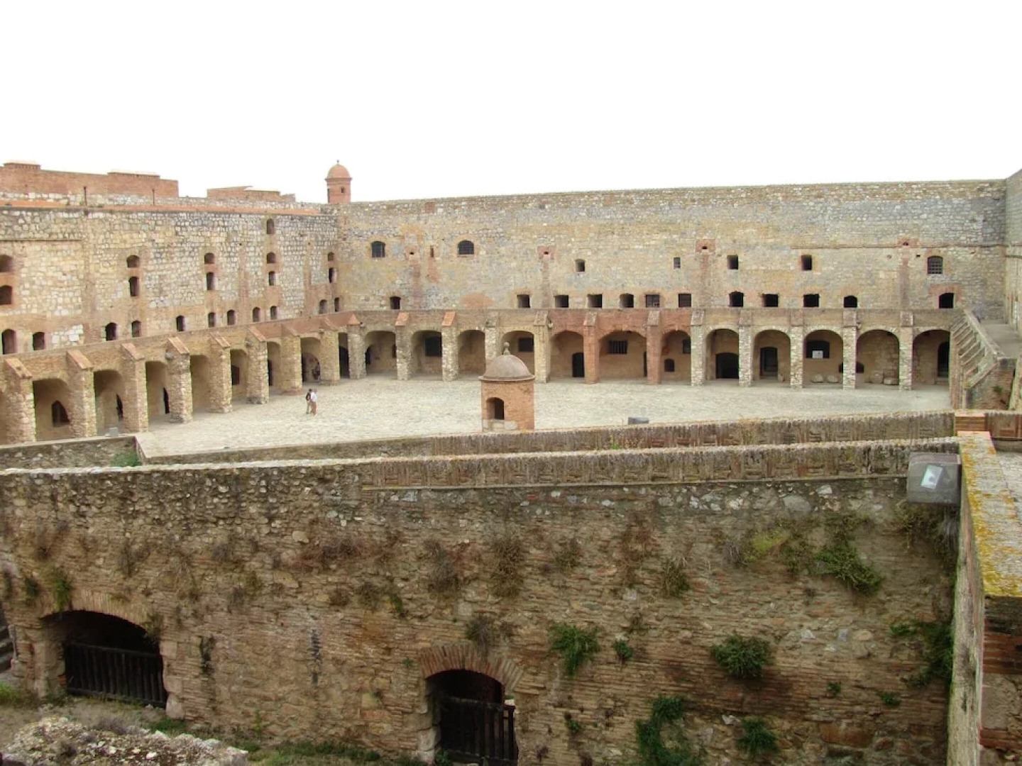 Apartment With one Bedroom in Gruissan, With Shared Pool and Furnished Balcony - 500 m From the Beach