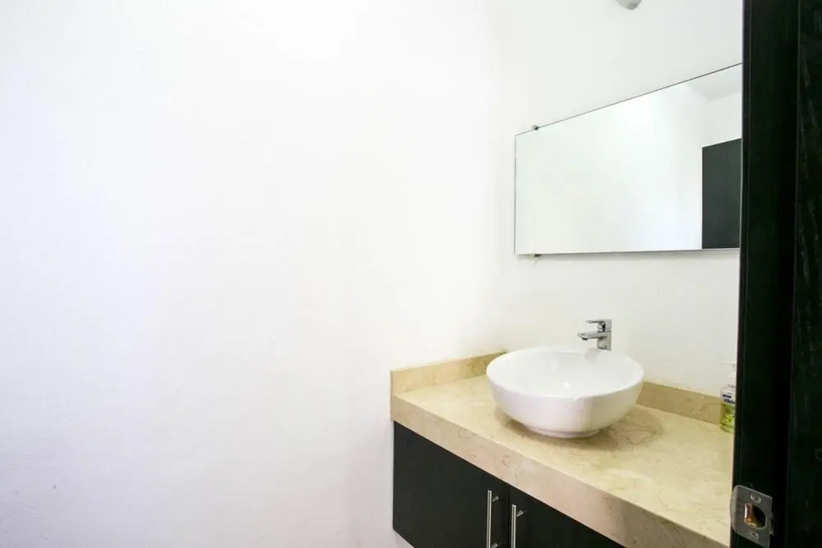 Los Amores 12 3 BR by Casago