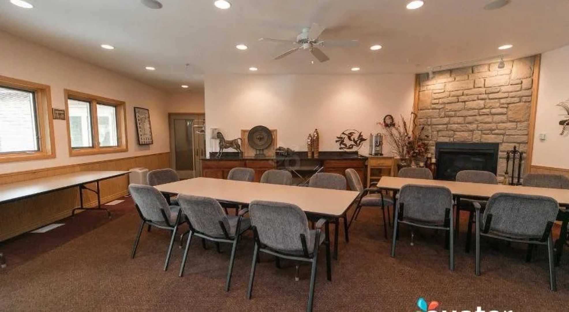 Lake Bluff Inn and Suites