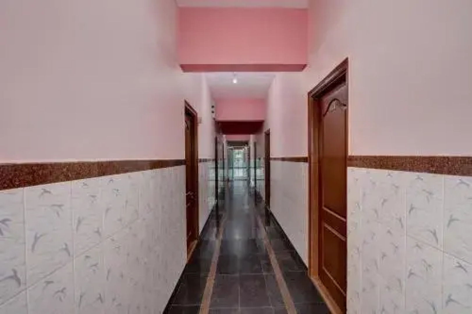 OYO Flagship 22101 Shree Raksha Comforts