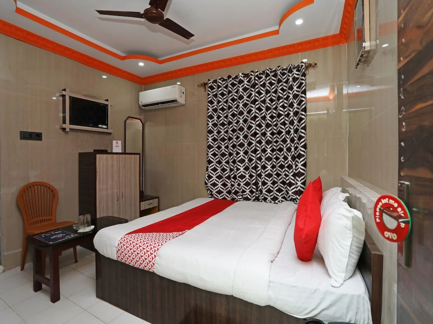 OYO 14868 Hotel Priyadarshini