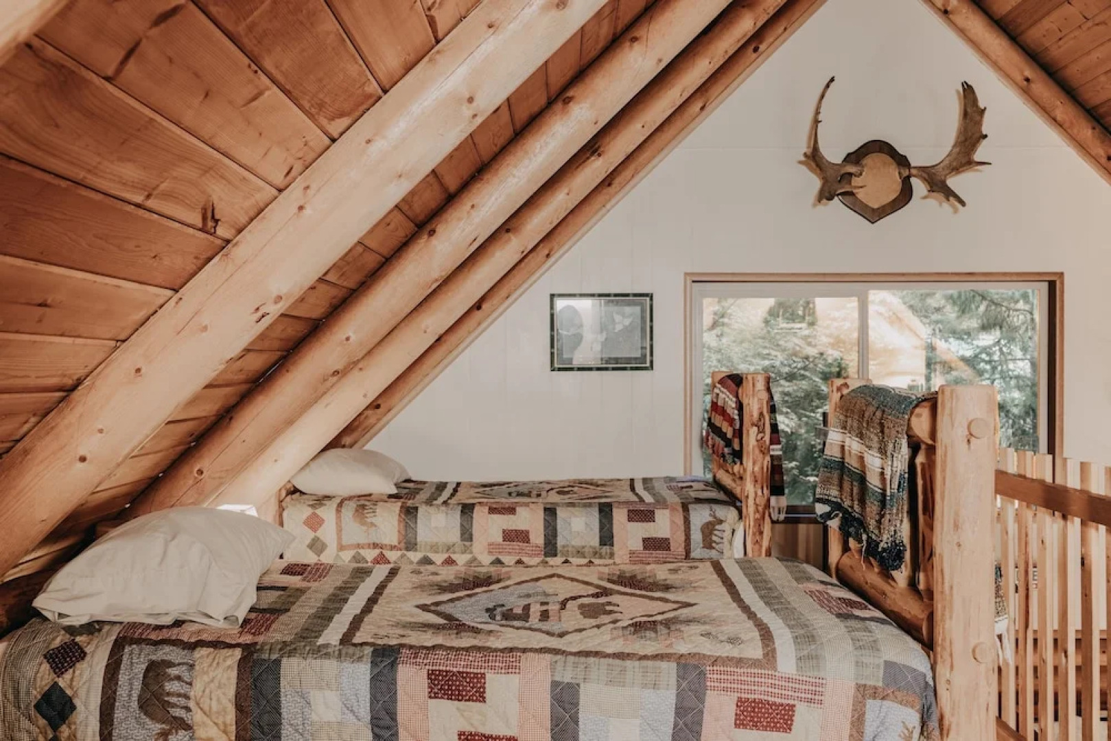 Baker Rim Cabin 17 - A Rustic Family Cabin With Modern Features