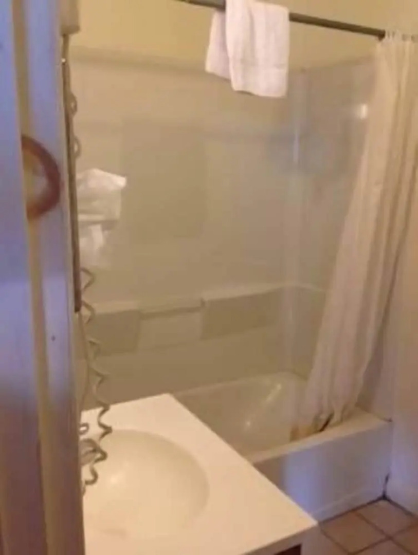 Colonial Village Motel