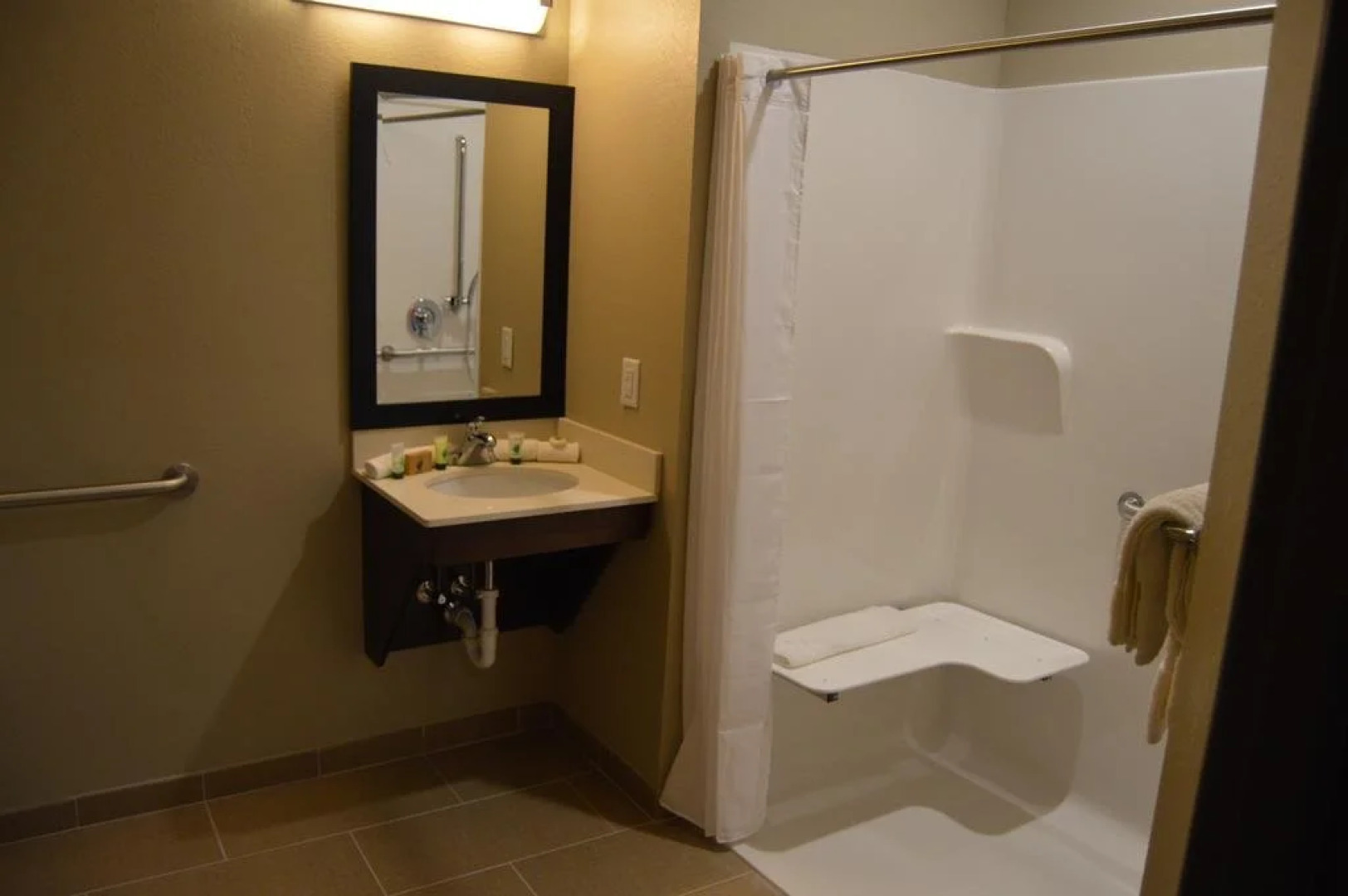 Heritage Place Hotel & Suites