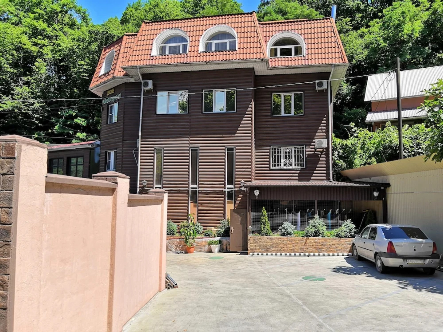 Restaurant and hotel complex «Corsica»