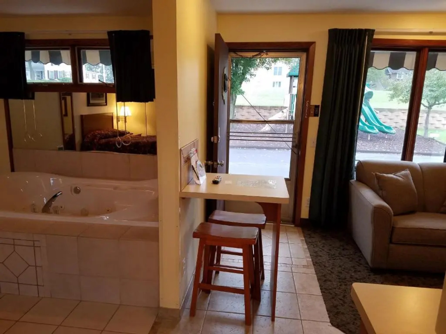 Black Hawk Motel and Suites