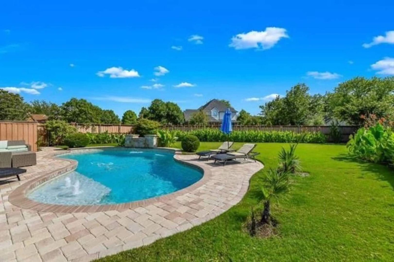 Home Pool 15 Minutes from DFW Airport