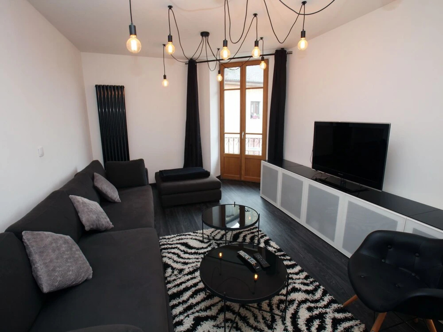 2 bd apartment with sauna- center Annecy