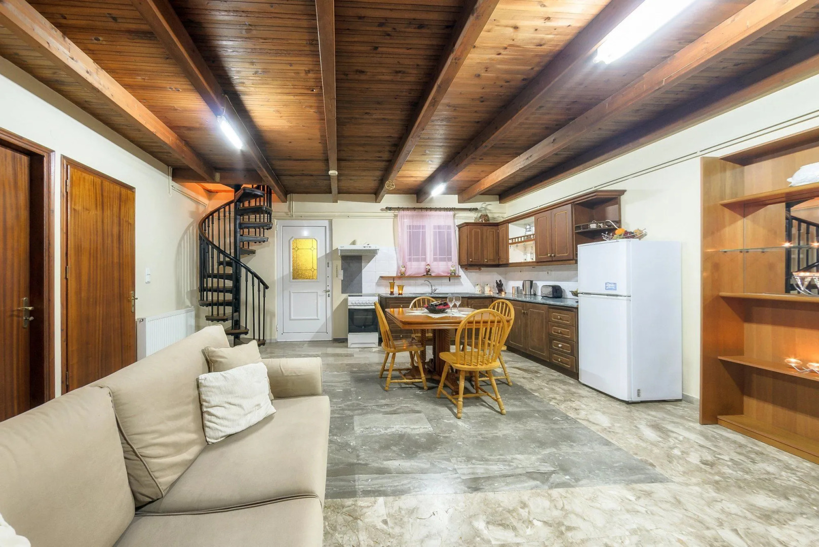 Borsalino Studios & Apartments