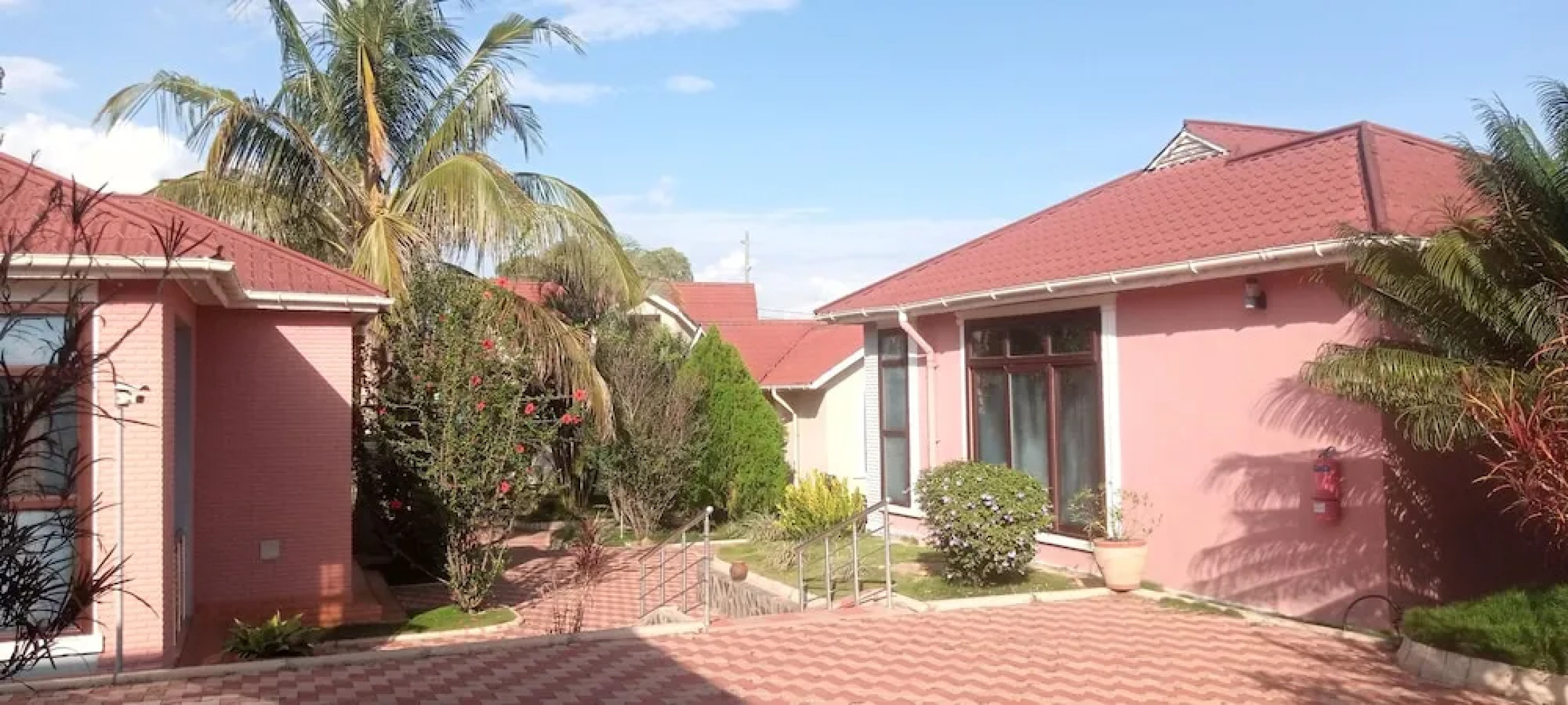 Samanene Beach Hotel