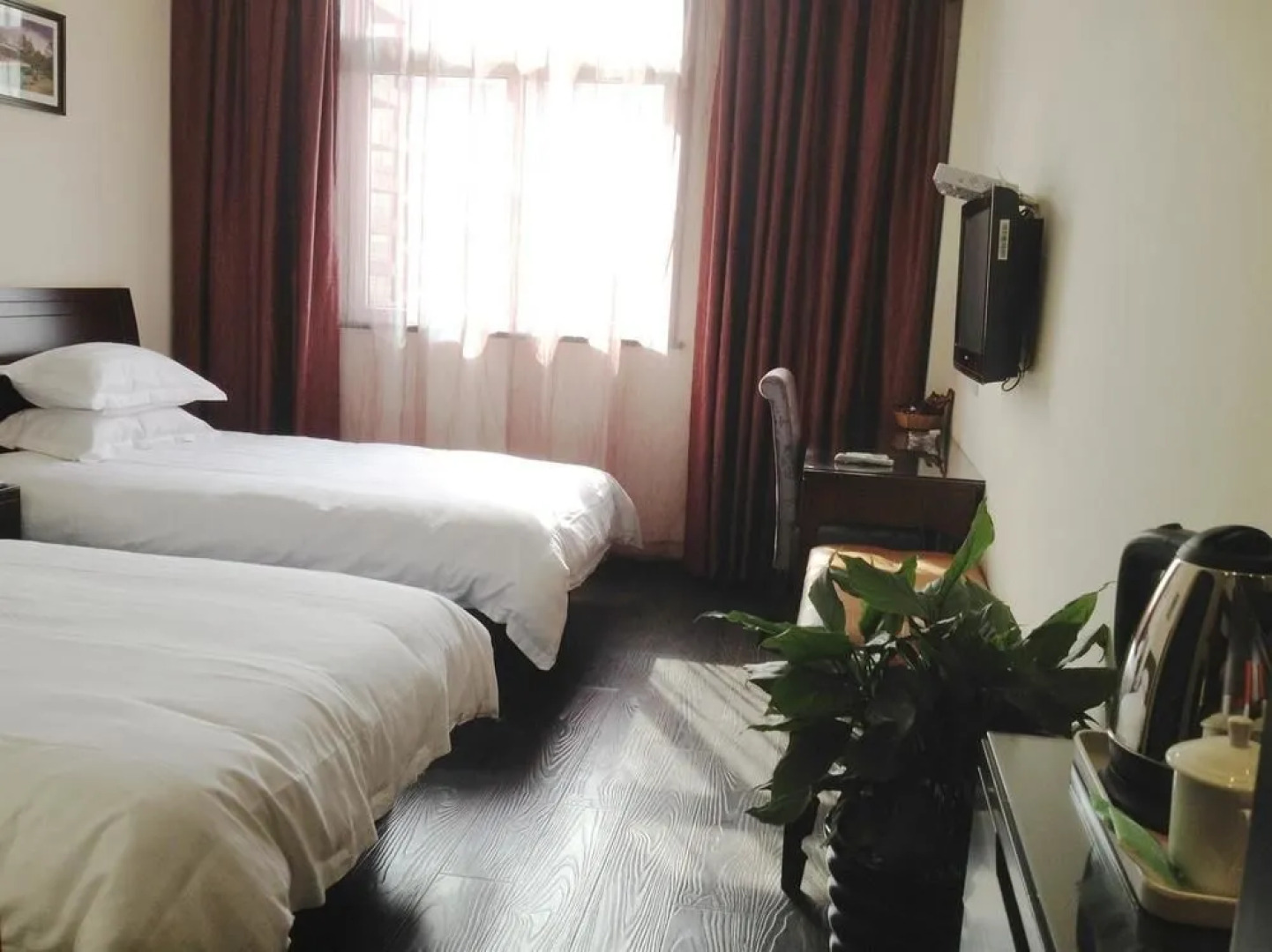 Bairong Business Hotel