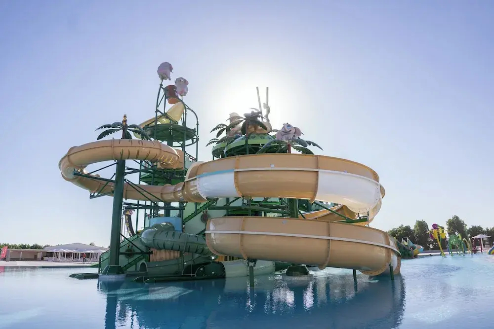 Sirena Beach Resort  Spa