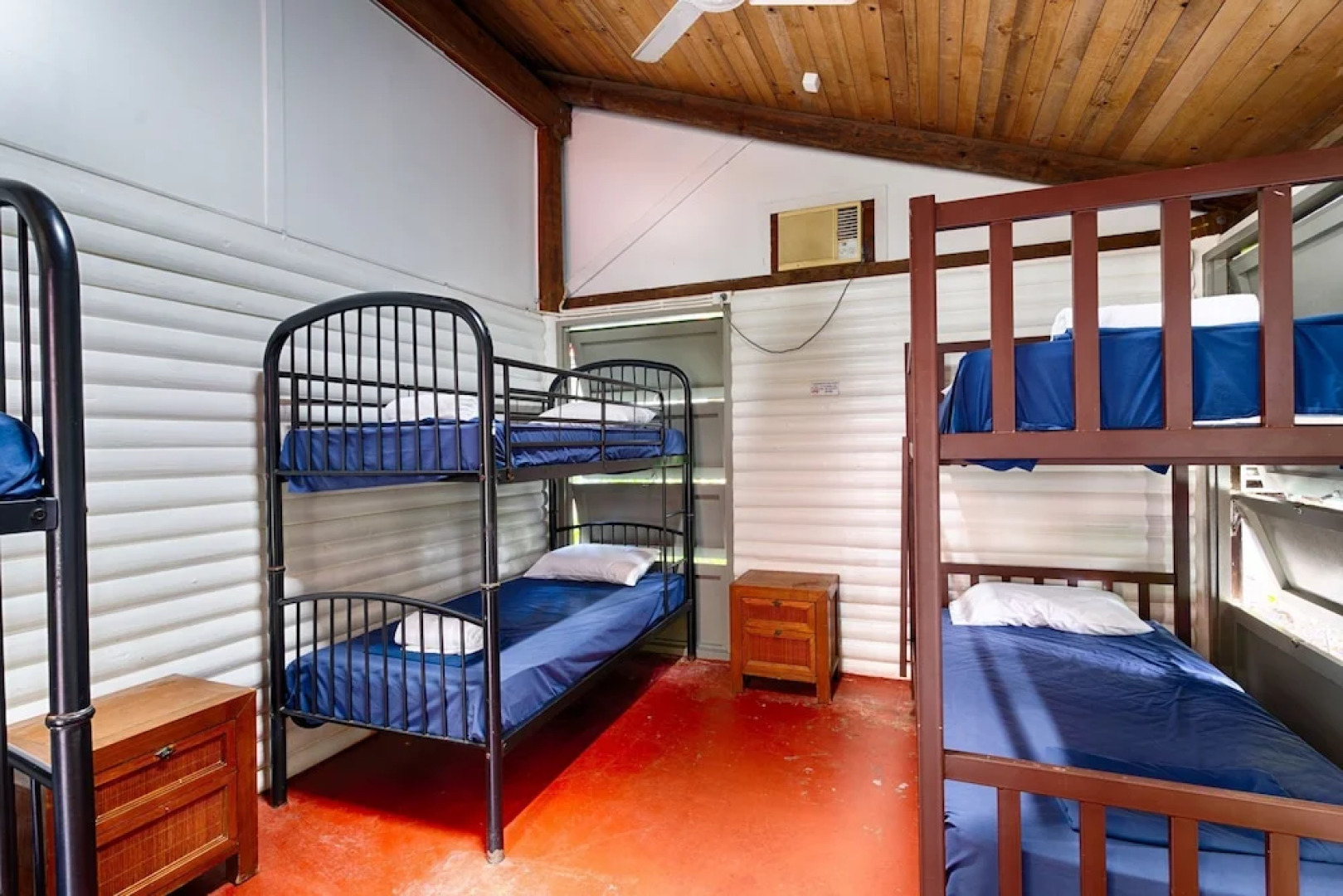 PKs Jungle Village - Hostel