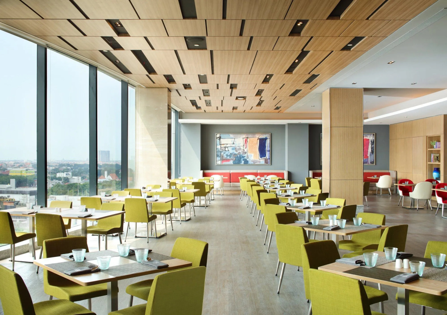 Four Points by Sheraton Surabaya, Tunjungan Plaza