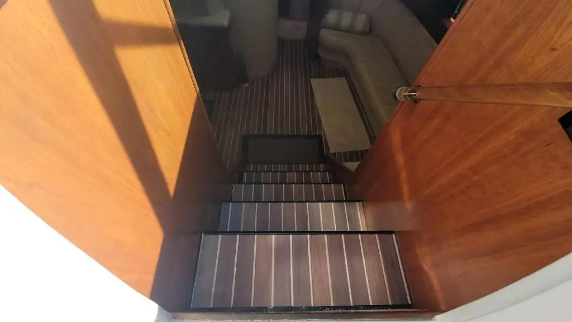 Yachta Yachta Yachta on the wata island and cruise rental