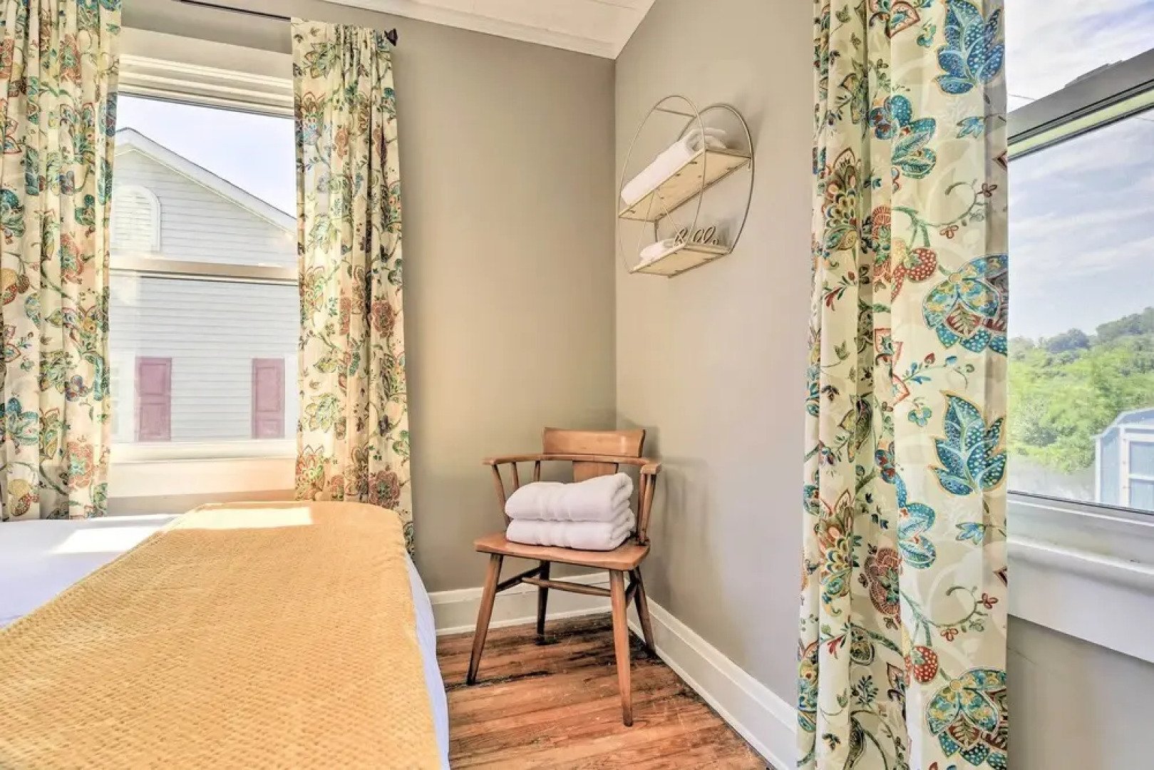 Cozy Cottage Near Dtwn Dining, Walk to Casino