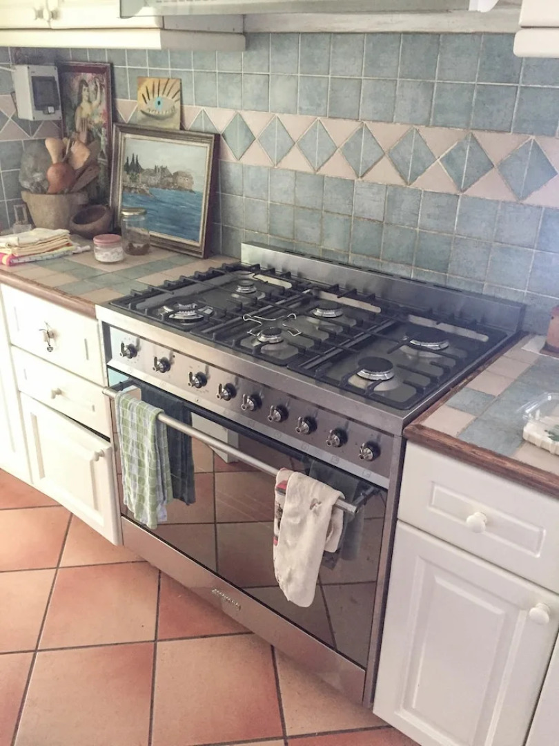 Beautiful mini eco farmhouse