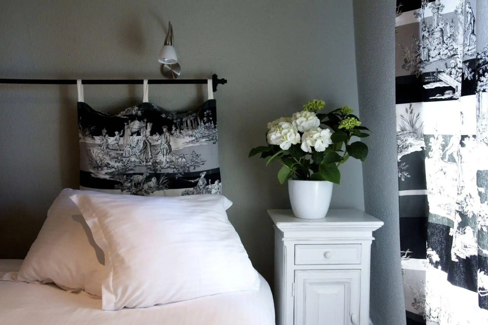 LE H - Hôtel & Restaurant