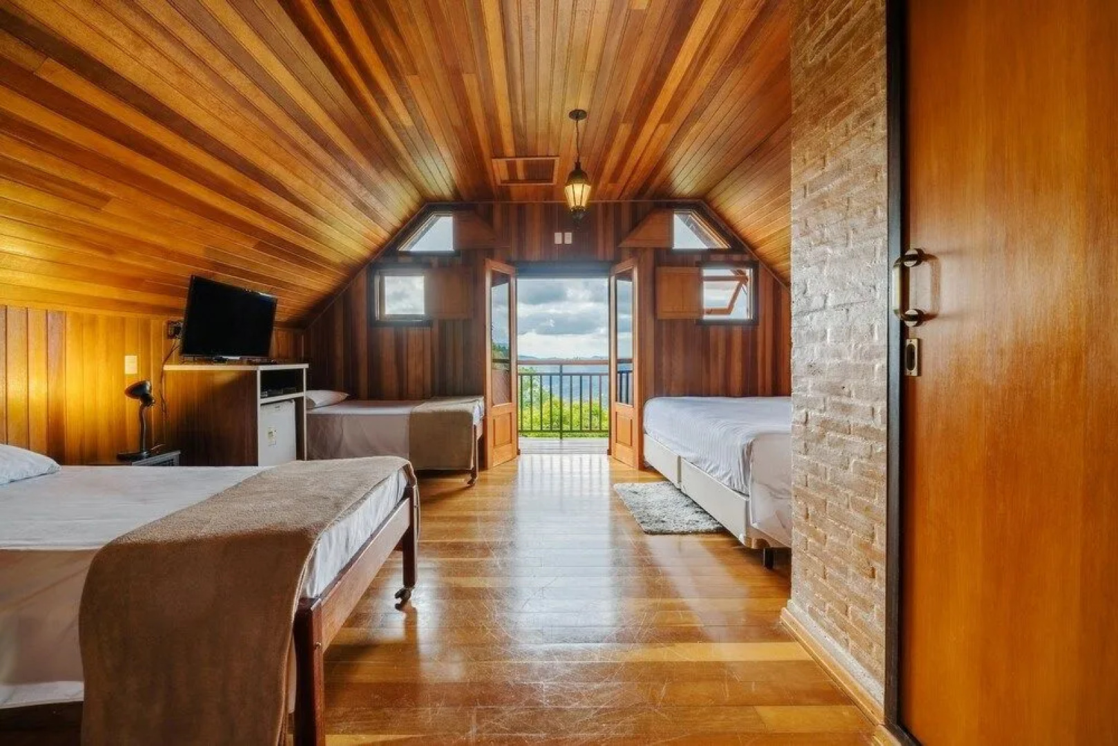 VELINN Pousada Pedras e Sonhos.