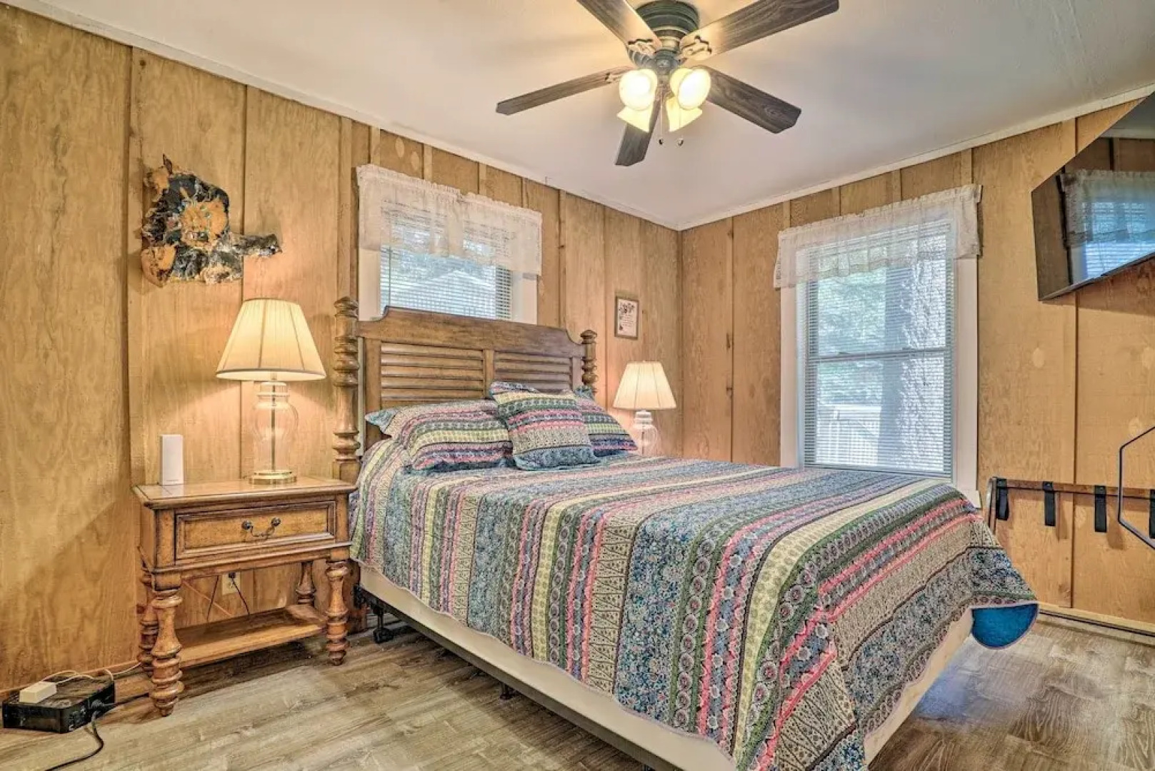 Rustic Cloudcroft Home ~ 2 Mi to Ski Slopes!