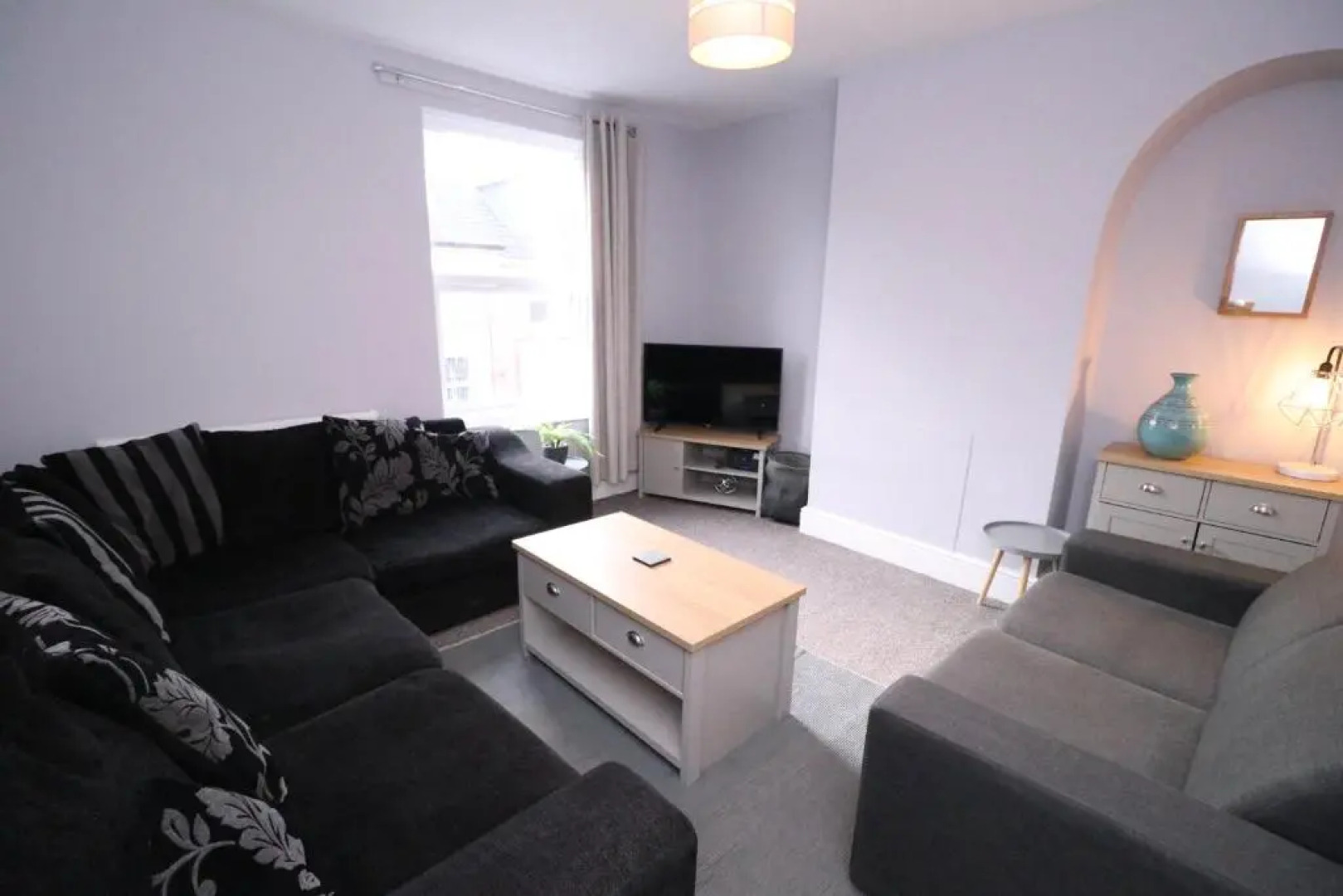 Amaya Five - Newly renovated - Very spacious - Sleeps 6 - Grantham