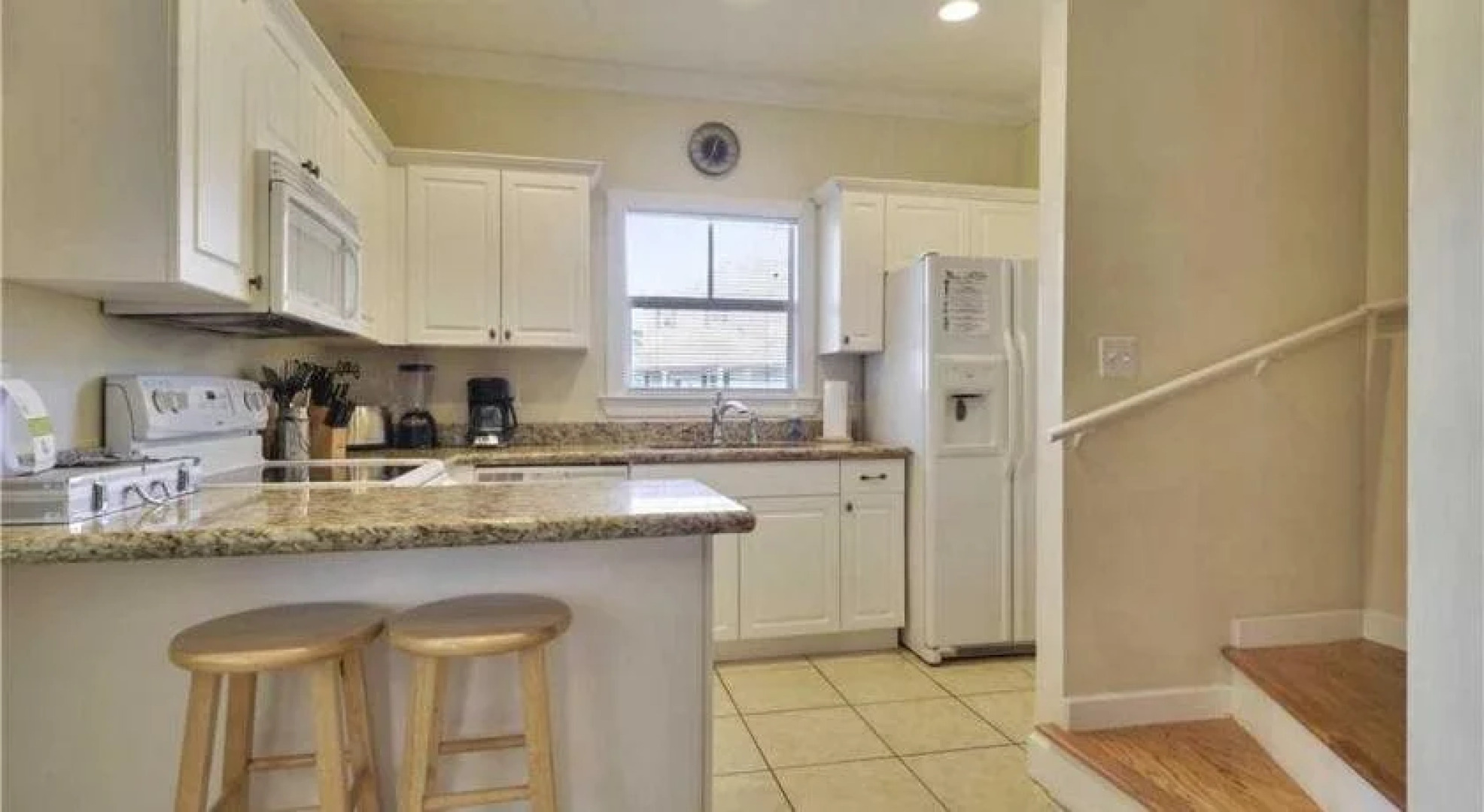 Coral Garden by Avantstay Great Location w/ Balcony & Shared Pool