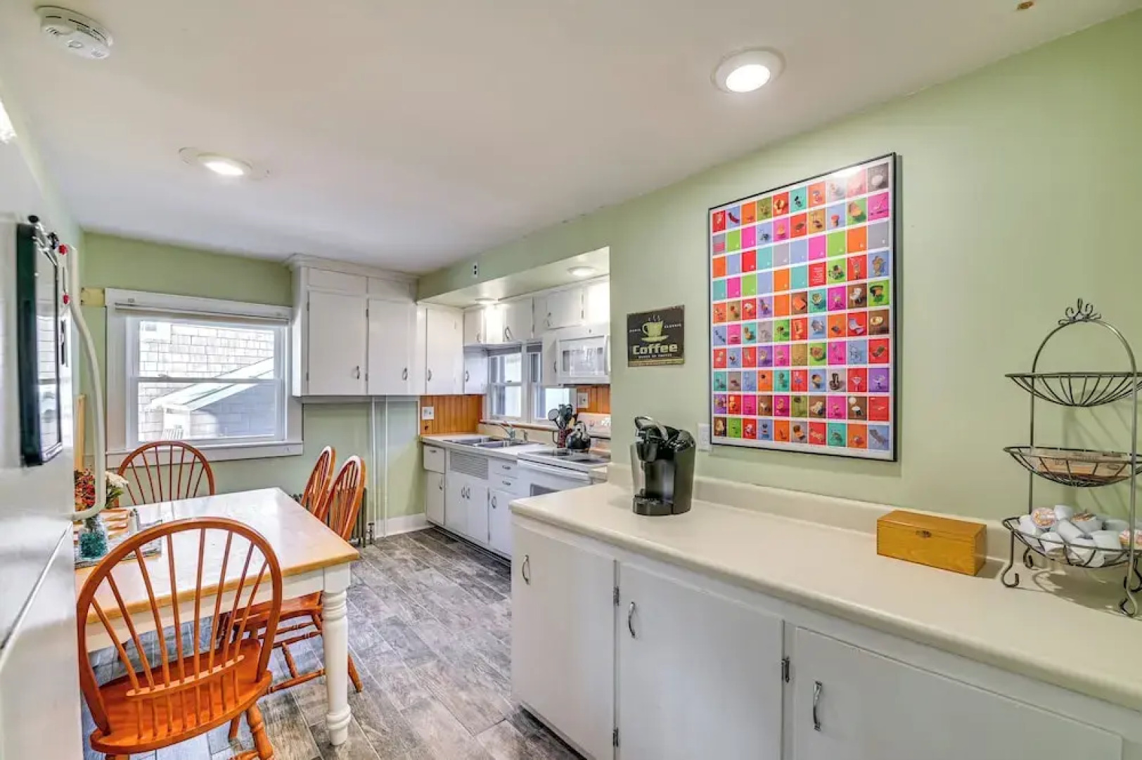 Walk to Town & River: Cozy North Creek Cottage