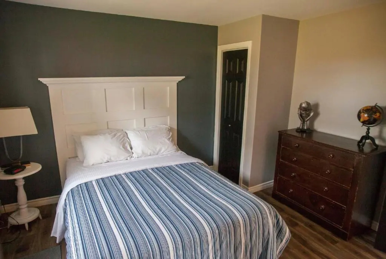 The Pines Motel and Cottages