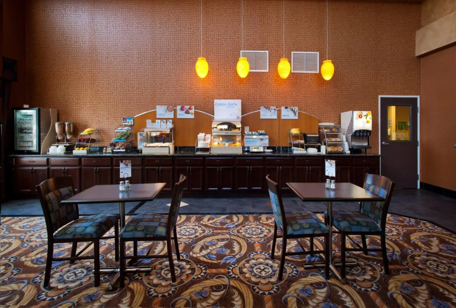 Holiday Inn Express & Suites Sacramento NE Cal Expo by IHG