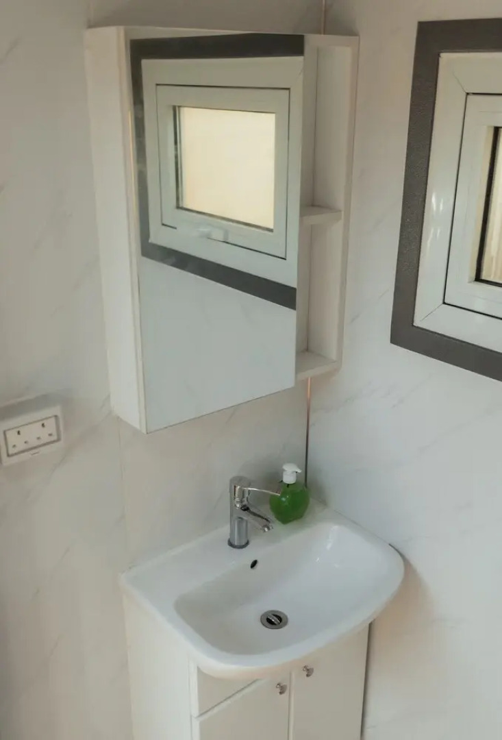 Glamping in Wiltshire the Green Knoll is a Charm