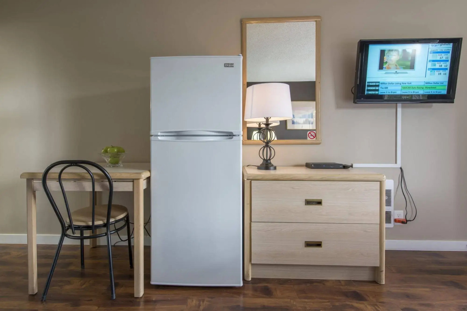 Maple Leaf Motel Inn Towne