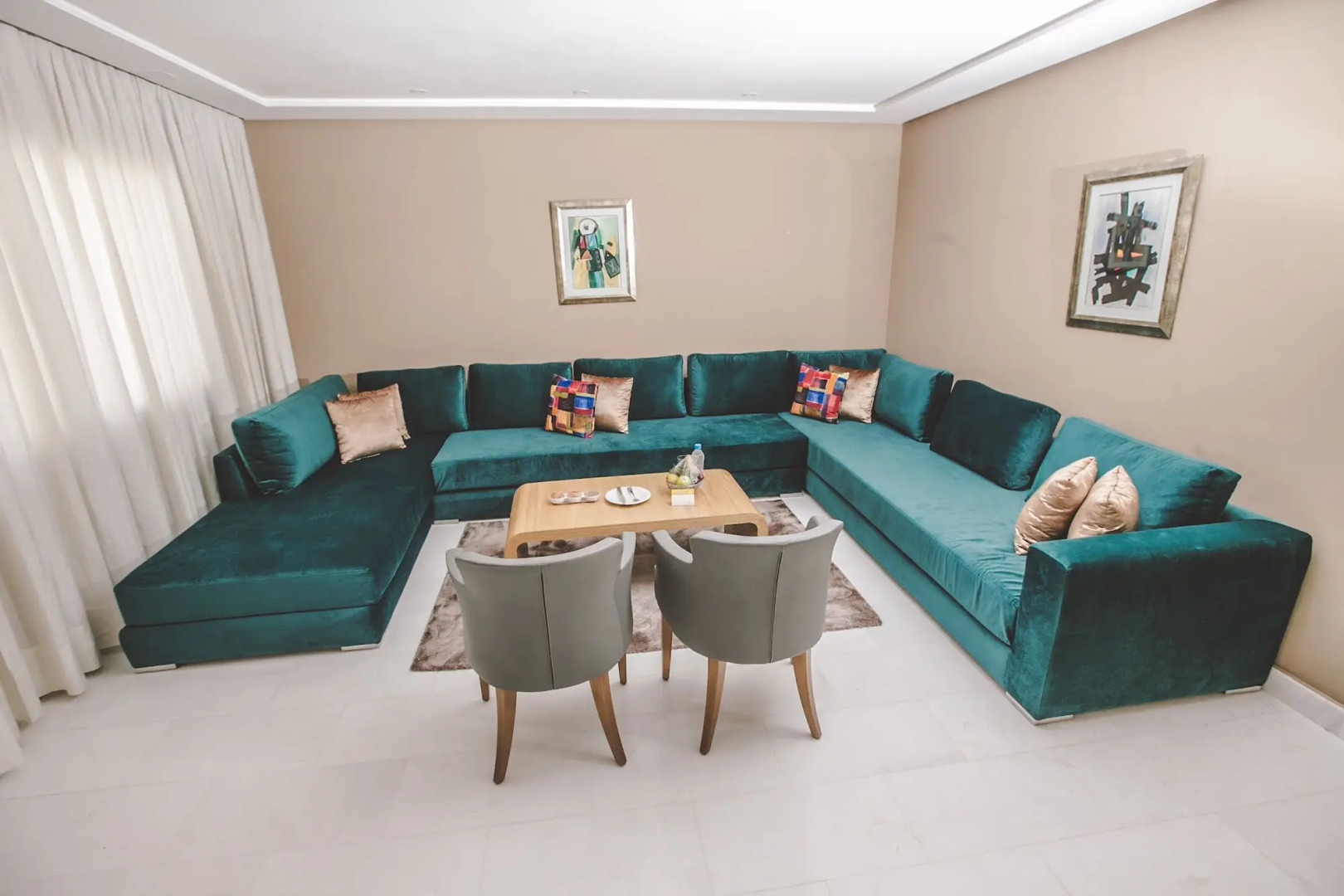 New Art's DownTown Hotel