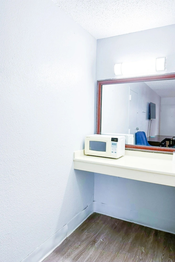 Happy Stay Inn Madisonville I-69 By OYO