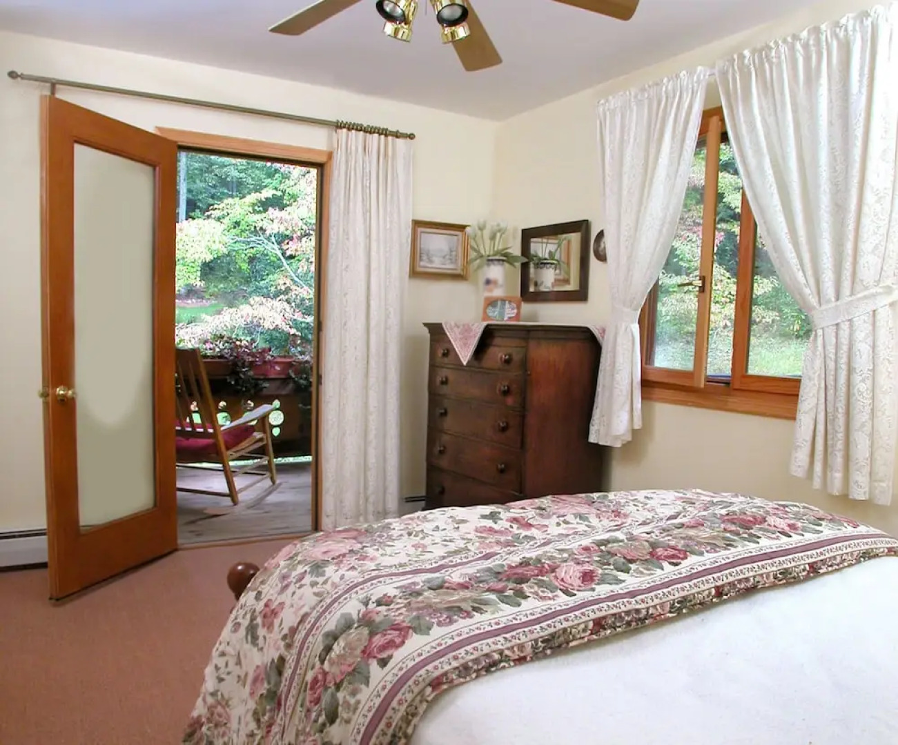 Chalet Inn Bed & Breakfast