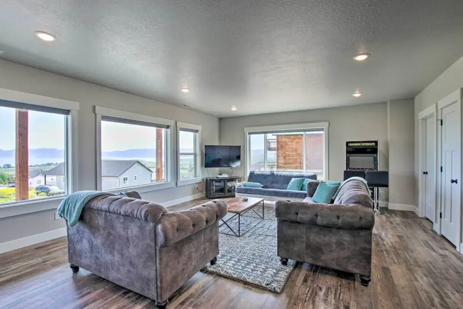 Lake-view Escape w/ Private Beach Resort Access!