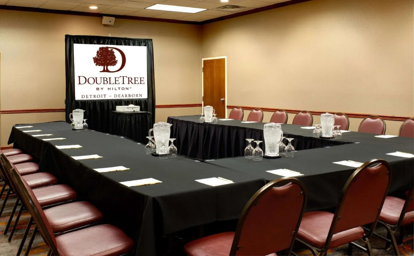 DoubleTree by Hilton Detroit - Dearborn